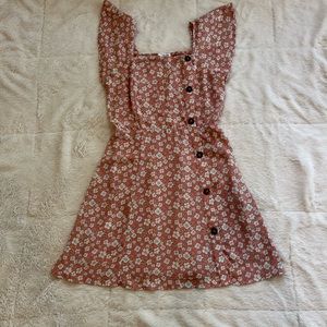 Sienna Sky Floral Dress. Has lining. Size is xs. Material is Polyester.